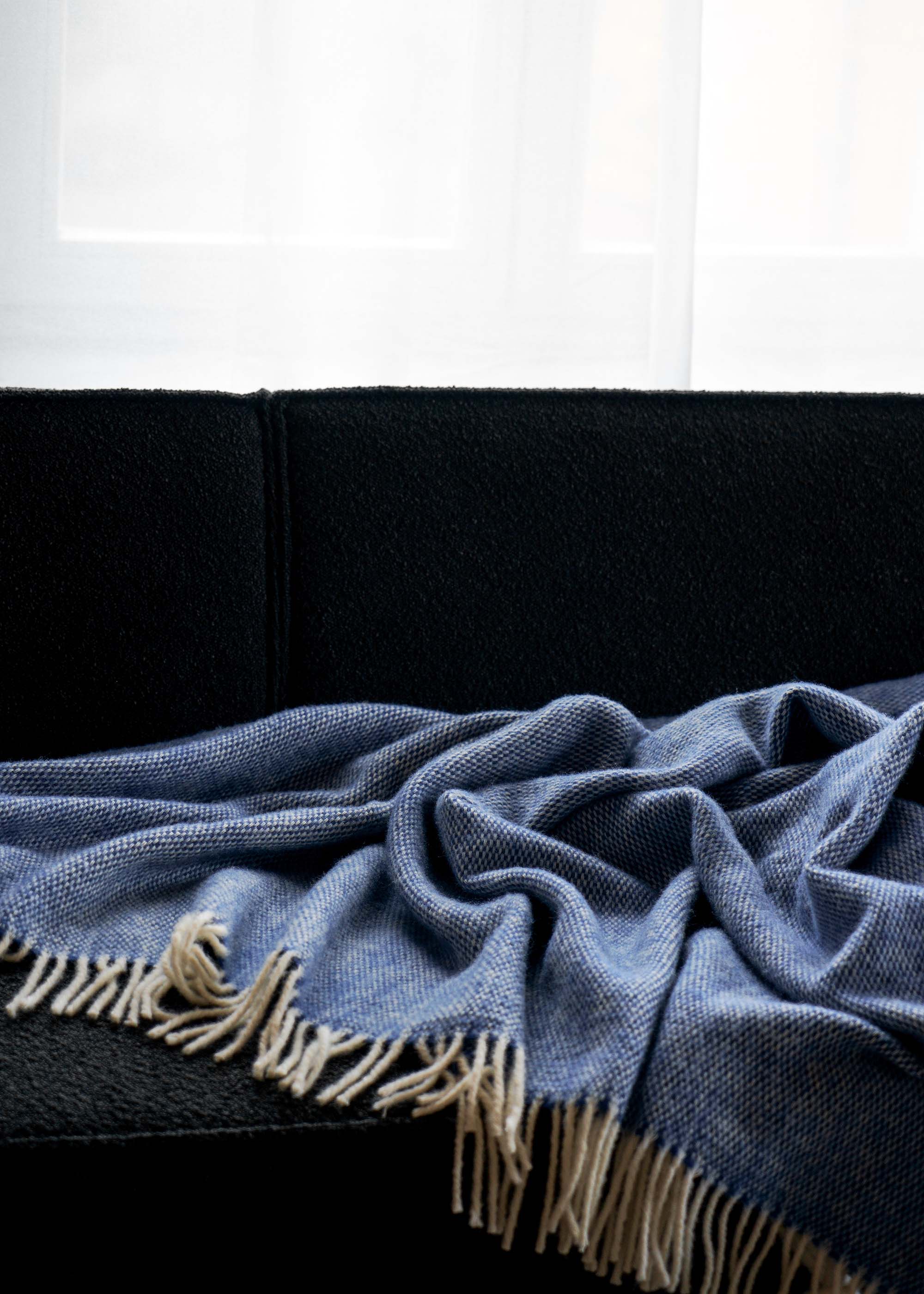 MERI blanket / Cobalt - Image 3