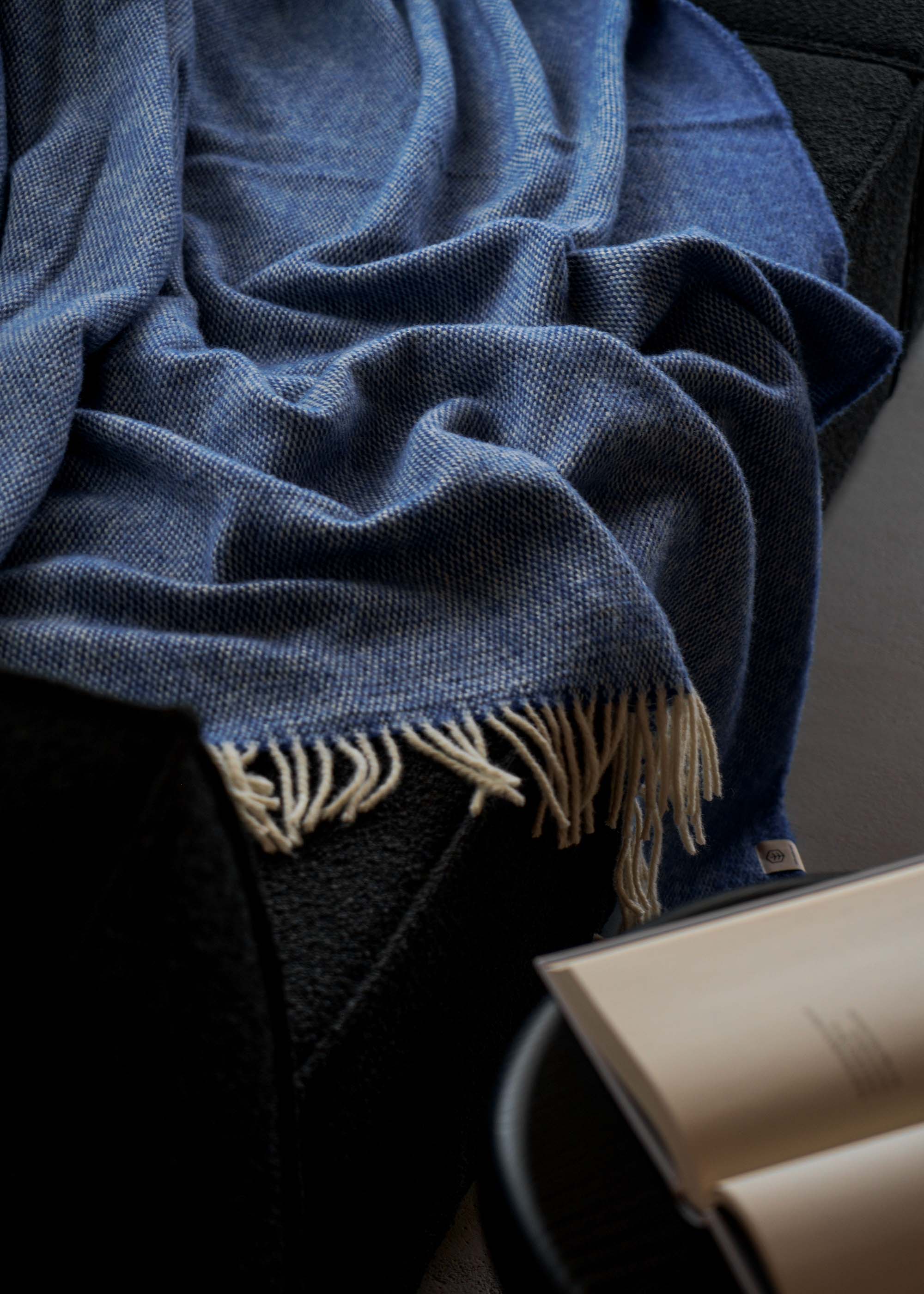 MERI blanket / Cobalt - Image 6