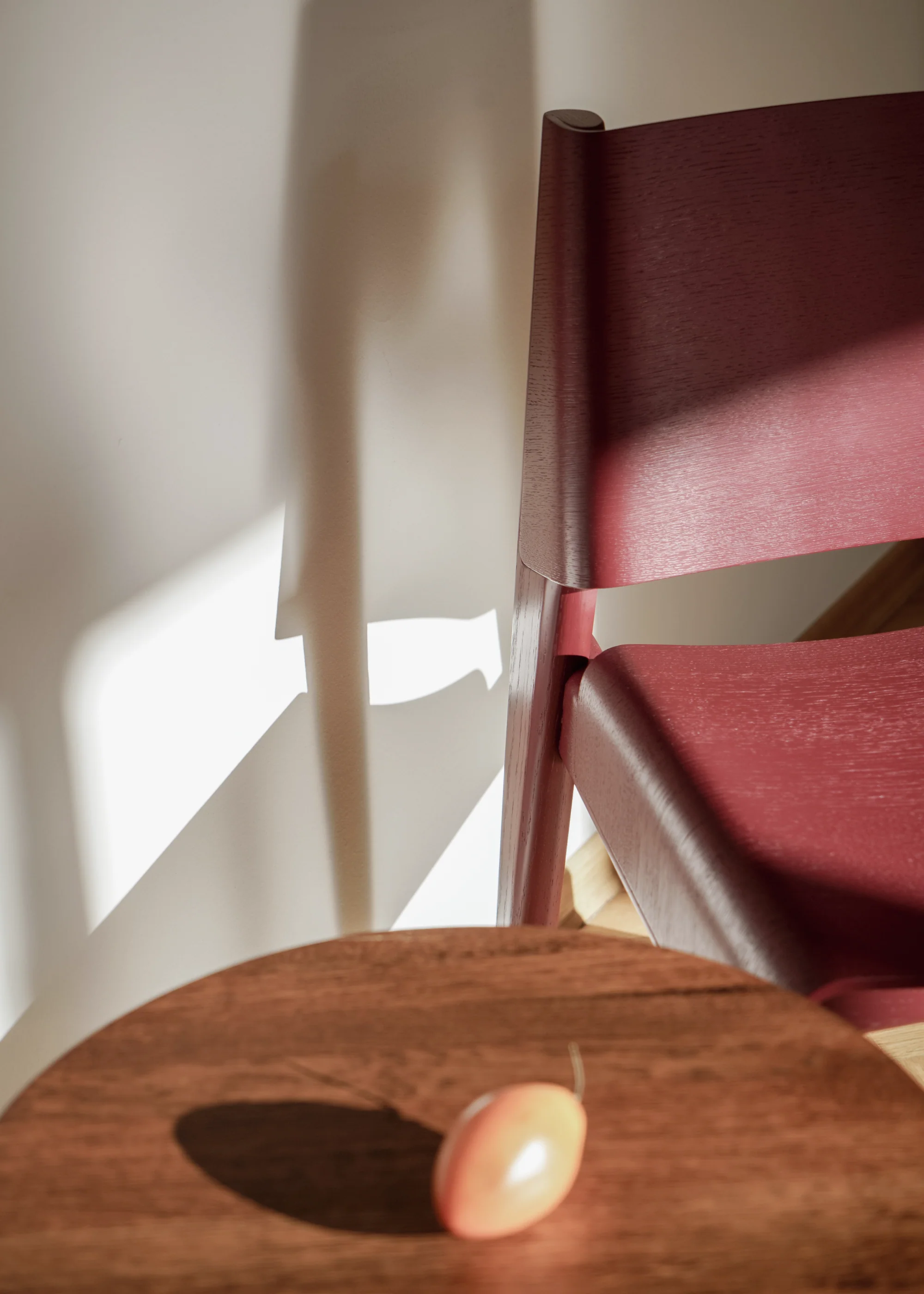 UNDIA chair / Burgundy - Image 5